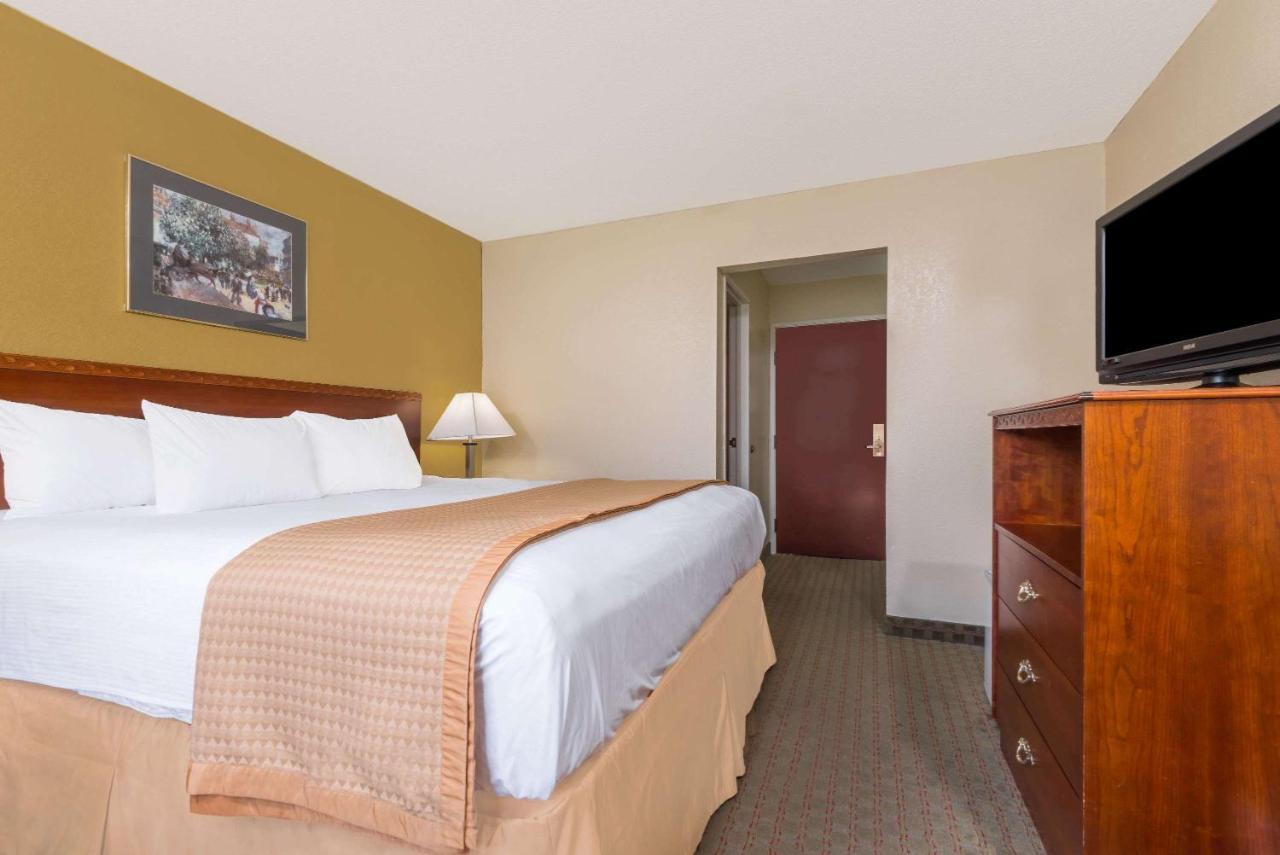 Days Inn By Wyndham Norton Buitenkant foto